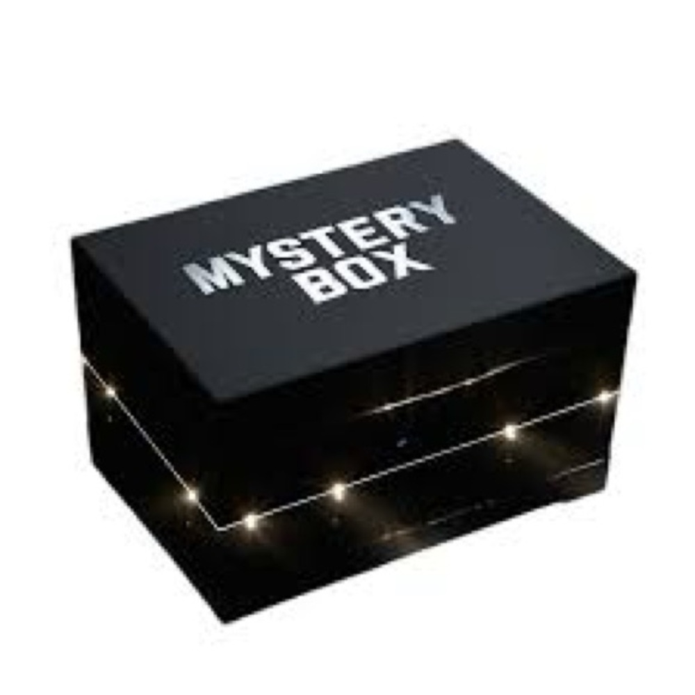 - 25 Ítems - 🛑💥MYSTERY BOX, A FANTASTIC SURPRISE💥🛑#$250 - Picture 2 of 4
